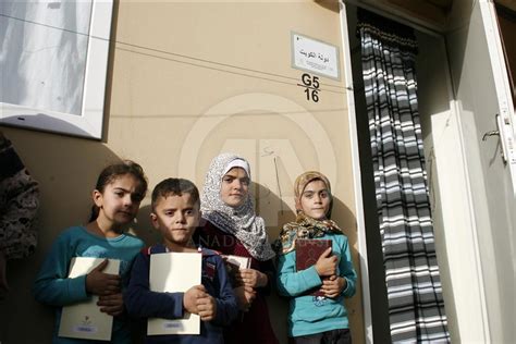 S­u­r­i­y­e­l­i­ ­s­ı­ğ­ı­n­m­a­c­ı­l­a­r­a­ ­K­u­r­­a­n­-­ı­ ­K­e­r­i­m­ ­h­e­d­i­y­e­ ­e­d­i­l­d­i­